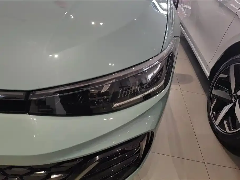 Volkswagen Passat 2024 из CN, фото 4