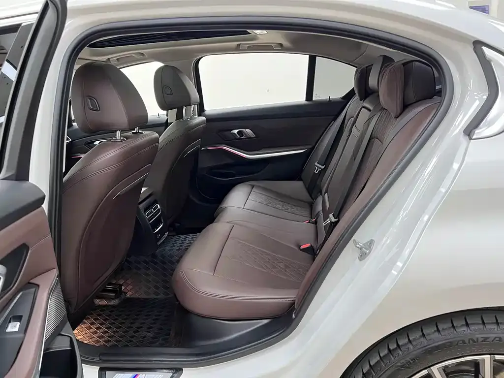 BMW 3 Series 2023 из CN, фото 7