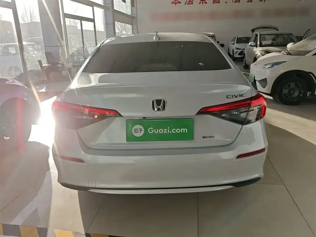 Honda Civic 2024 из CN, фото 2