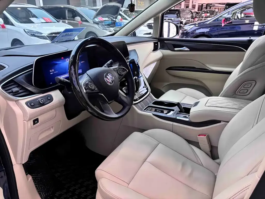 Buick GL8 2023 из CN, фото 3