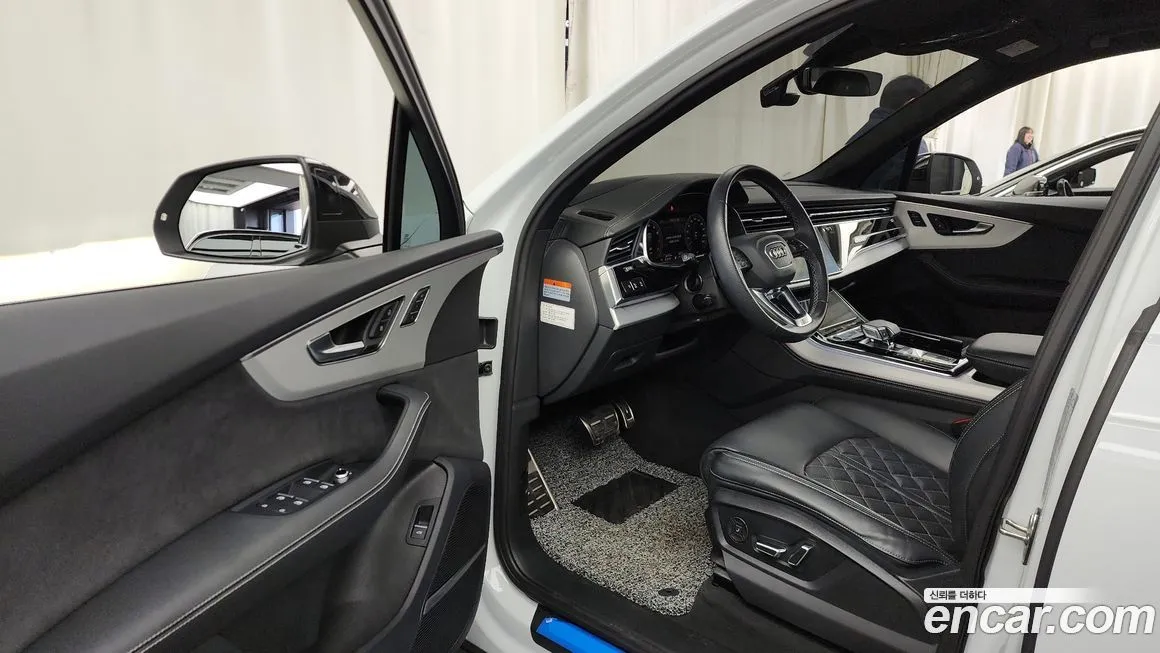 Audi Q7 2023 из KR, фото 9