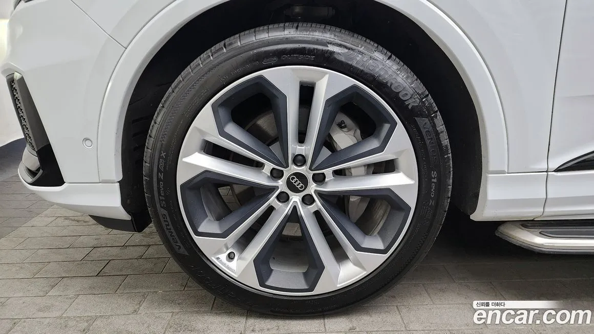 Audi Q7 2023 из KR, фото 7