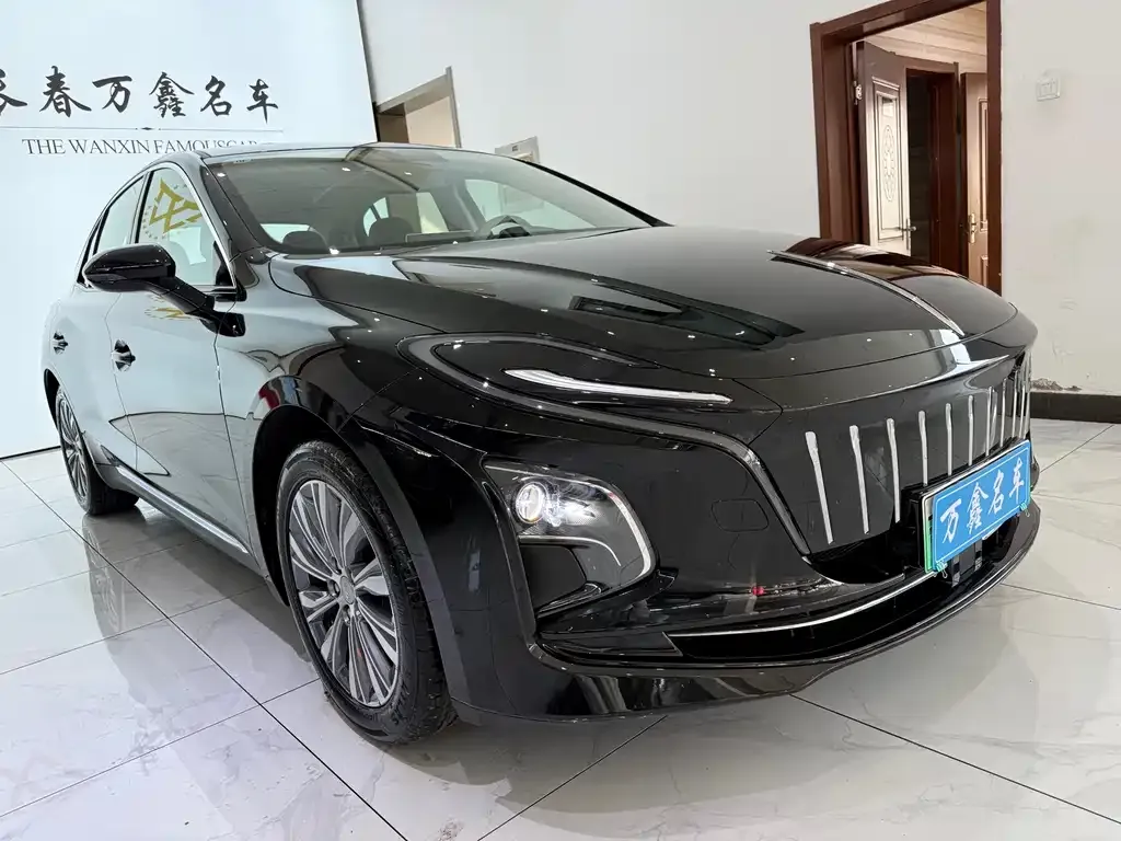 Hongqi E-QM5 2024 из CN, фото 3