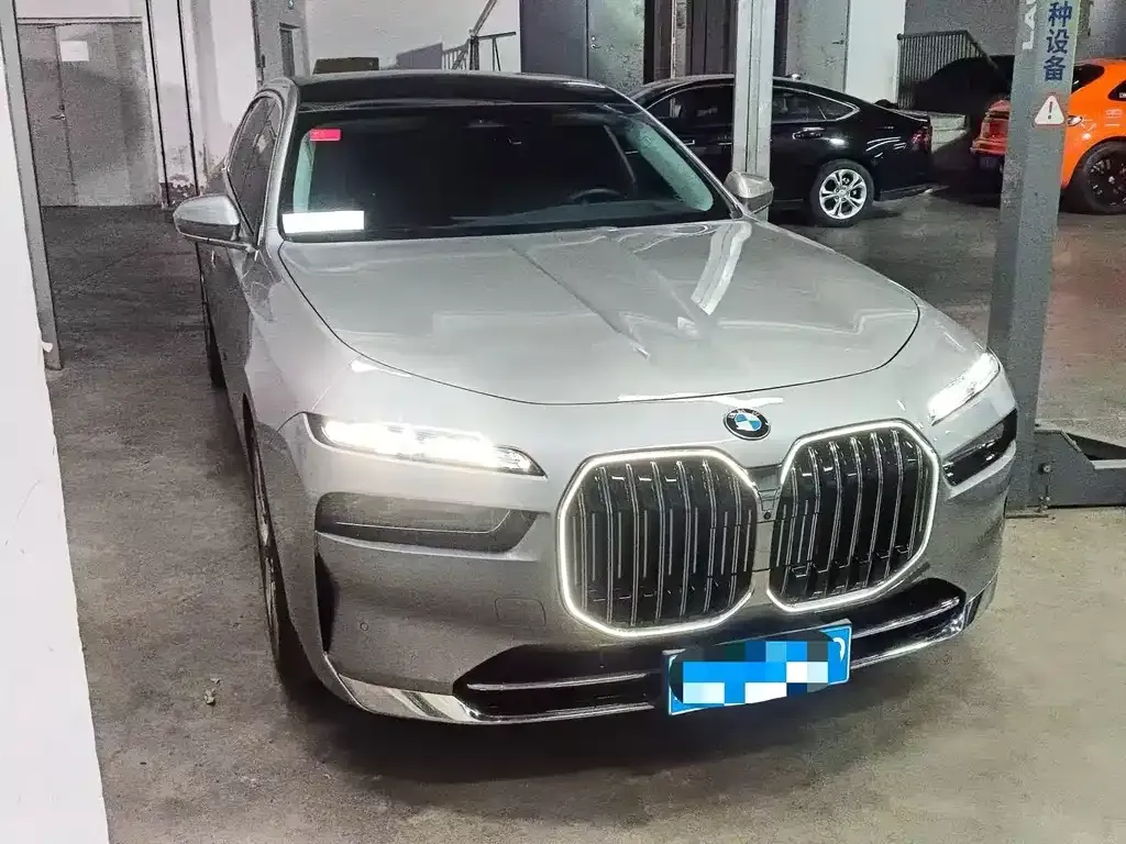 BMW 7 Series 2023 из CN, фото 3