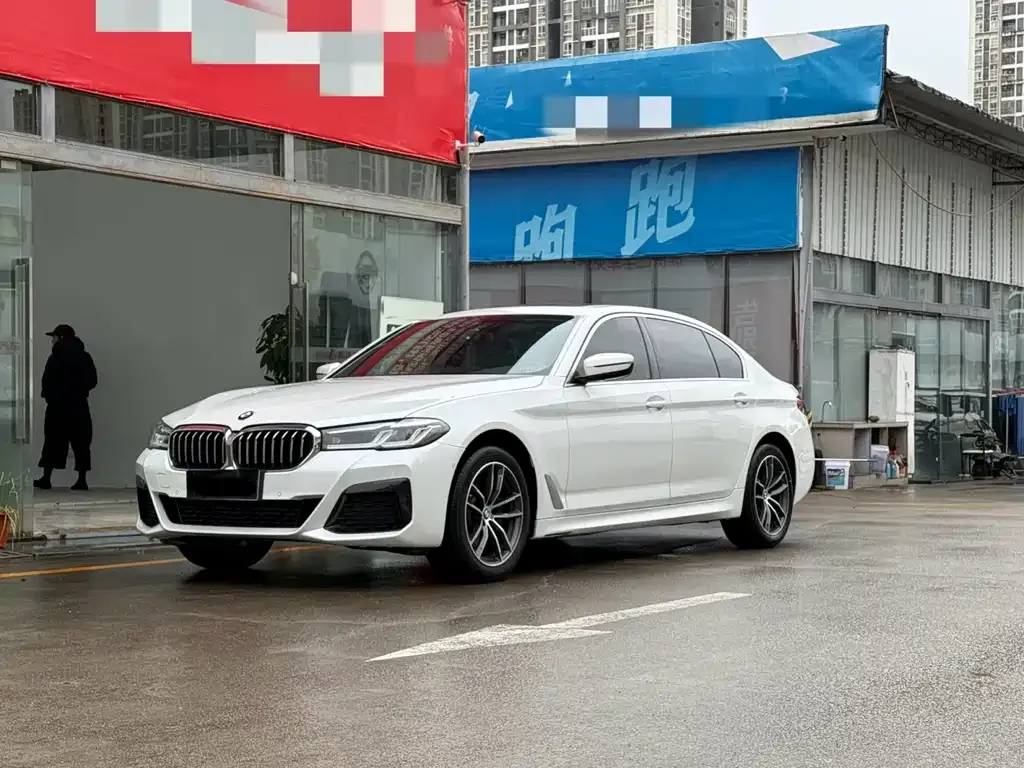 BMW 5 Series — фото 1