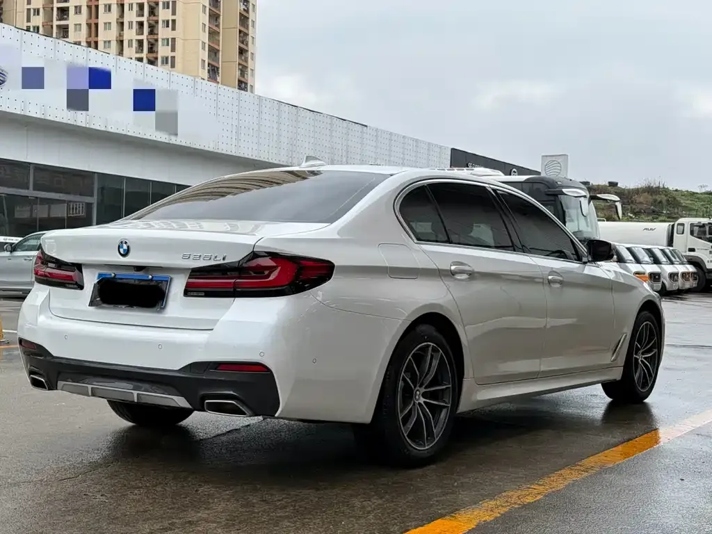 BMW 5 Series — фото 10