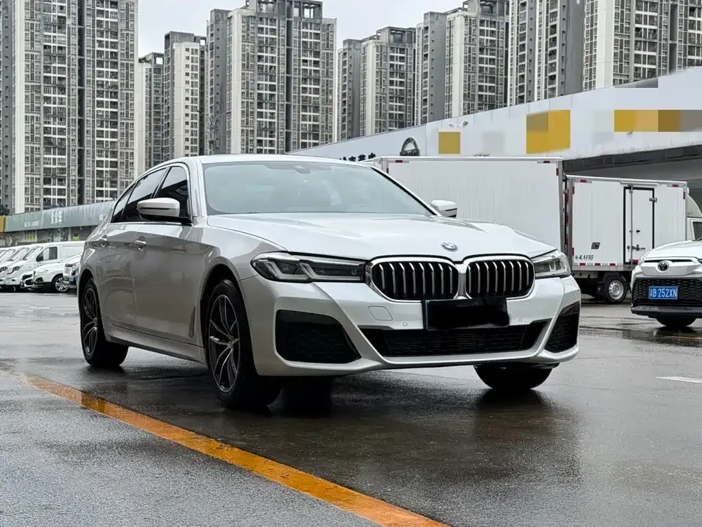 BMW 5 Series — фото 5