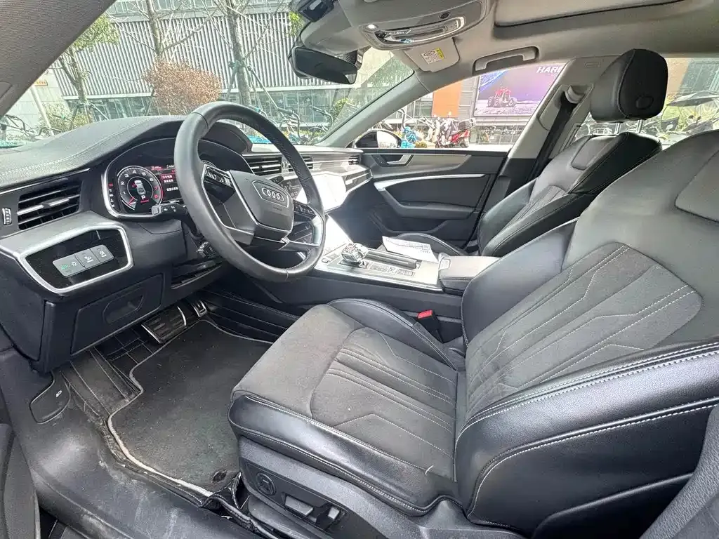 Audi A7L 2023 из CN, фото 2