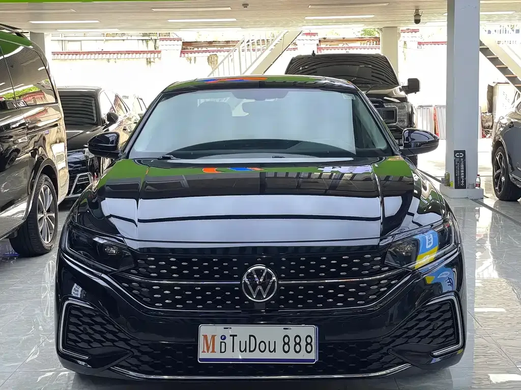 Volkswagen Passat 2024 из CN, фото 4
