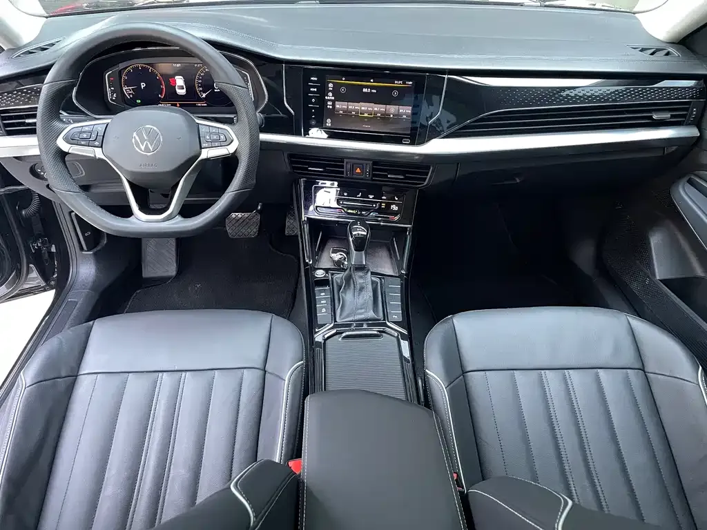 Volkswagen Passat 2024 из CN, фото 2