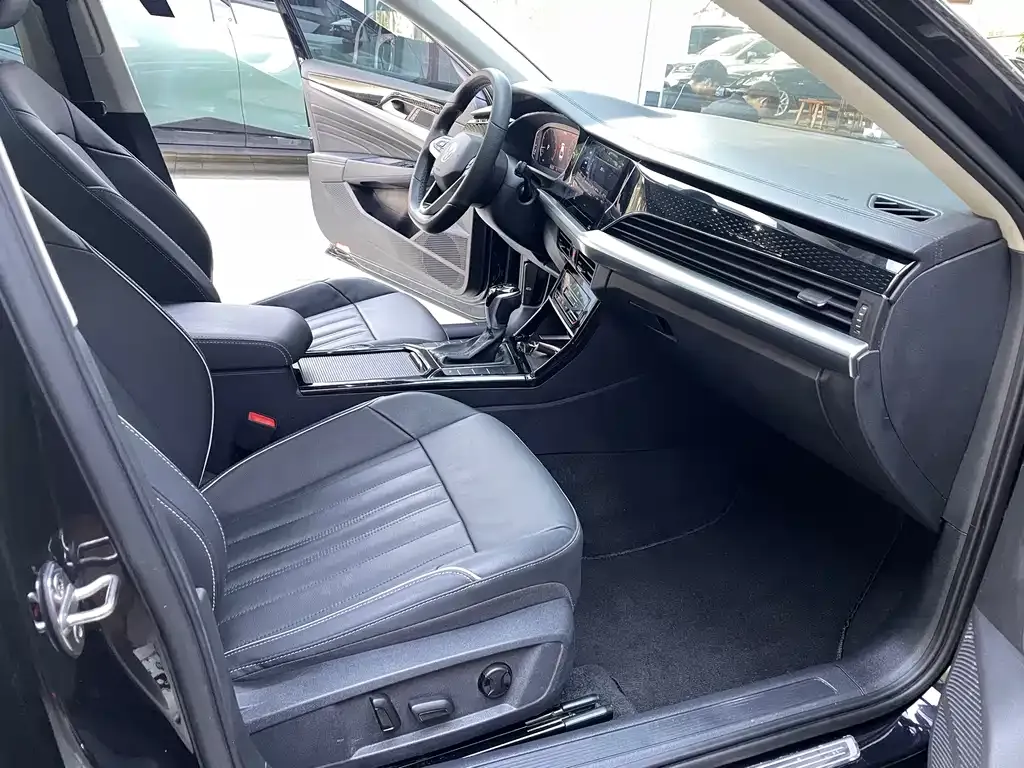 Volkswagen Passat 2024 из CN, фото 7