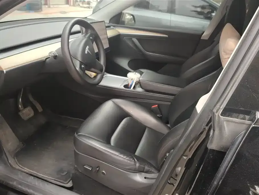 Tesla Model Y 2023 из CN, фото 2