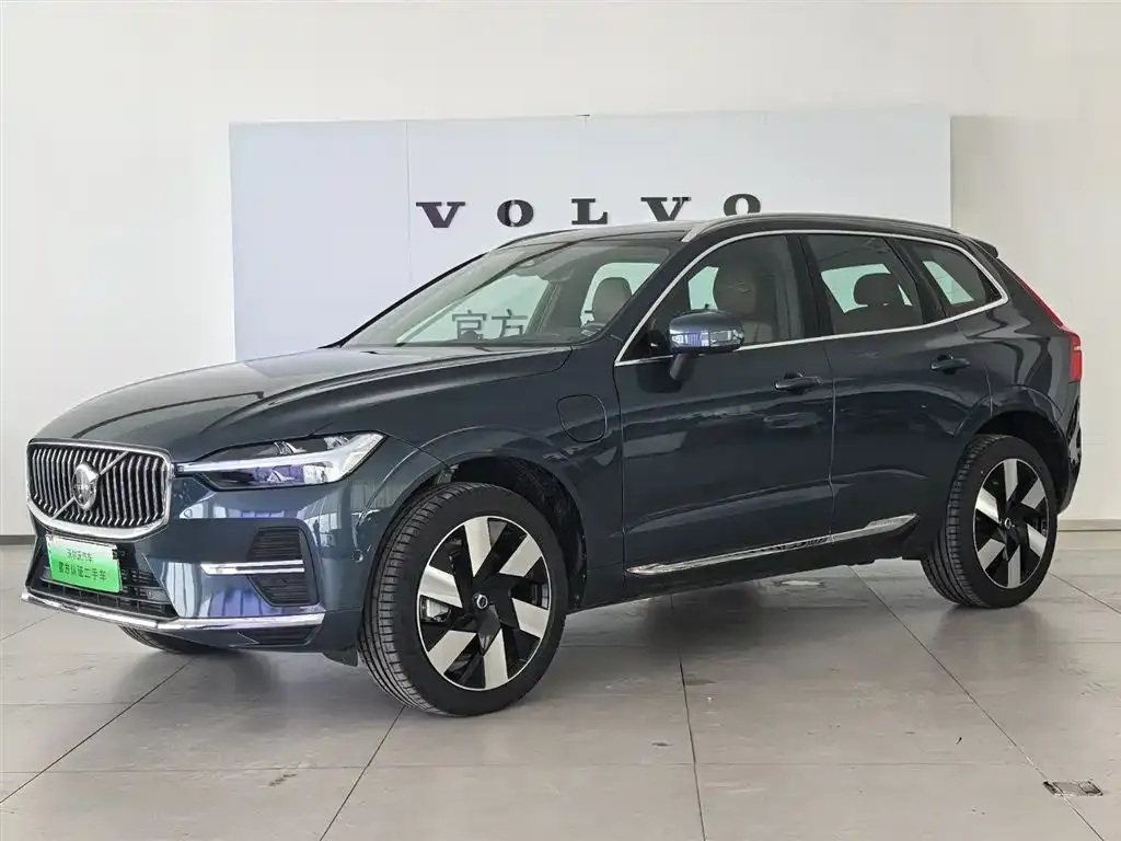 Volvo XC60 PHEV 2023 из CN, фото 1