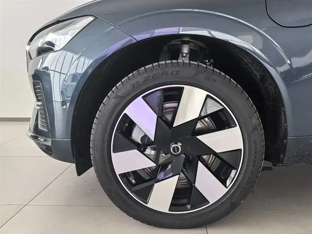Volvo XC60 PHEV 2023 из CN, фото 3