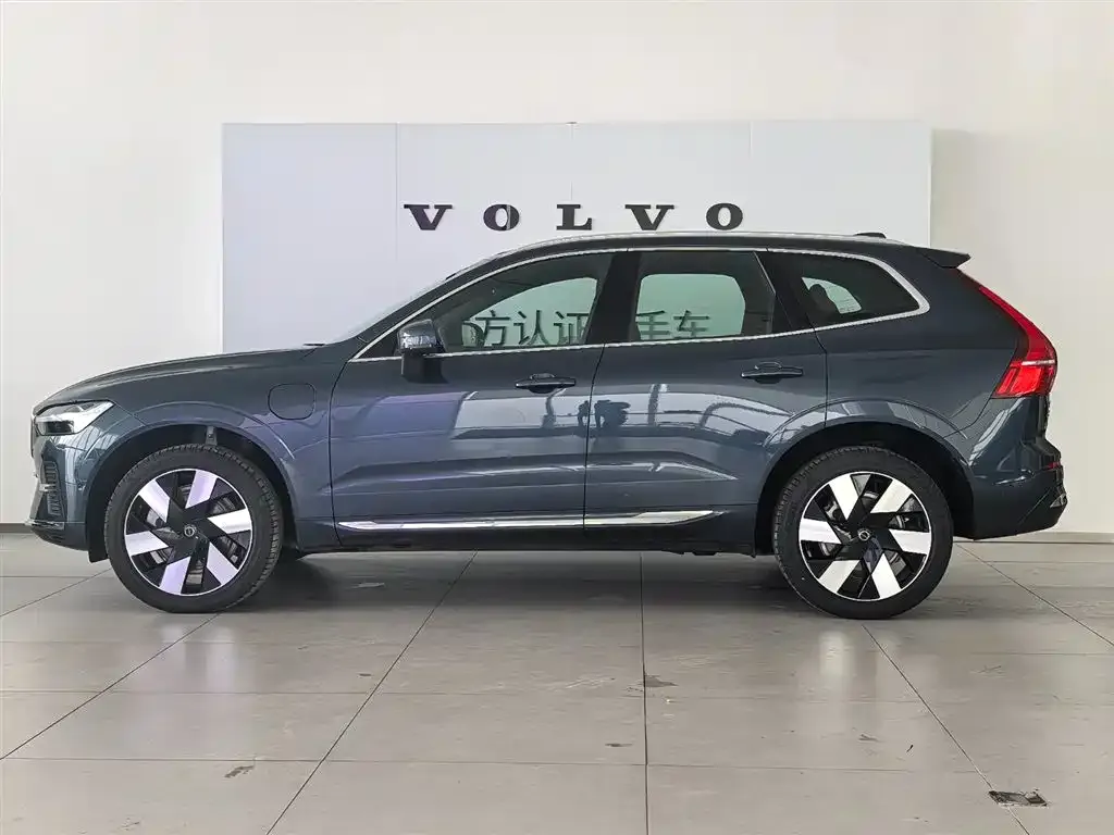 Volvo XC60 PHEV 2023 из CN, фото 4