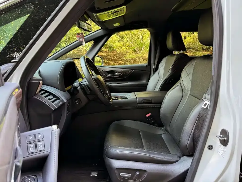 Toyota Alphard — фото 8