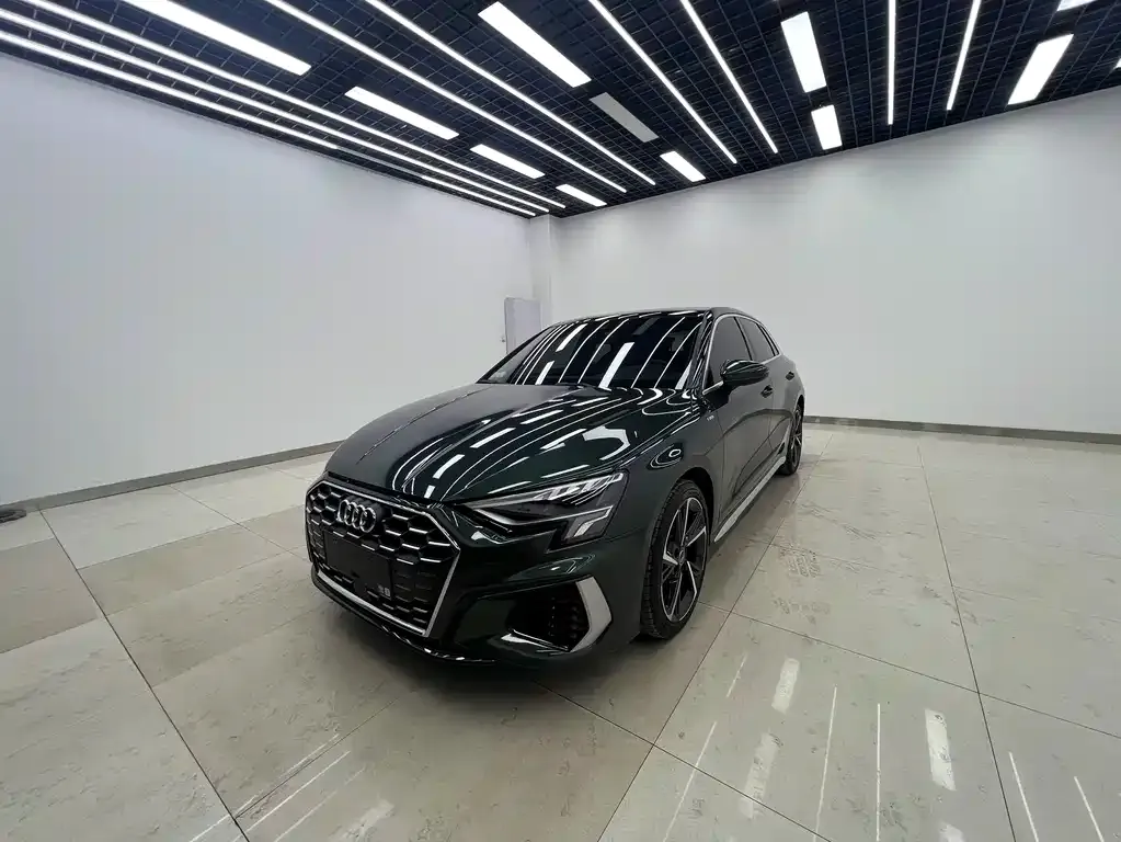 Audi A3 2023 из CN, фото 1