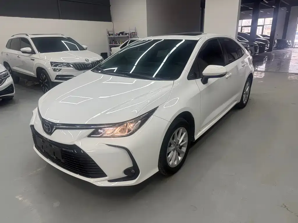 Toyota Corolla 2024 из CN, фото 1