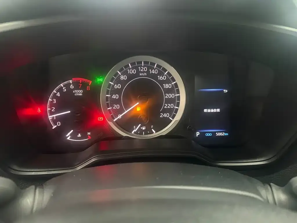 Toyota Corolla 2024 из CN, фото 2