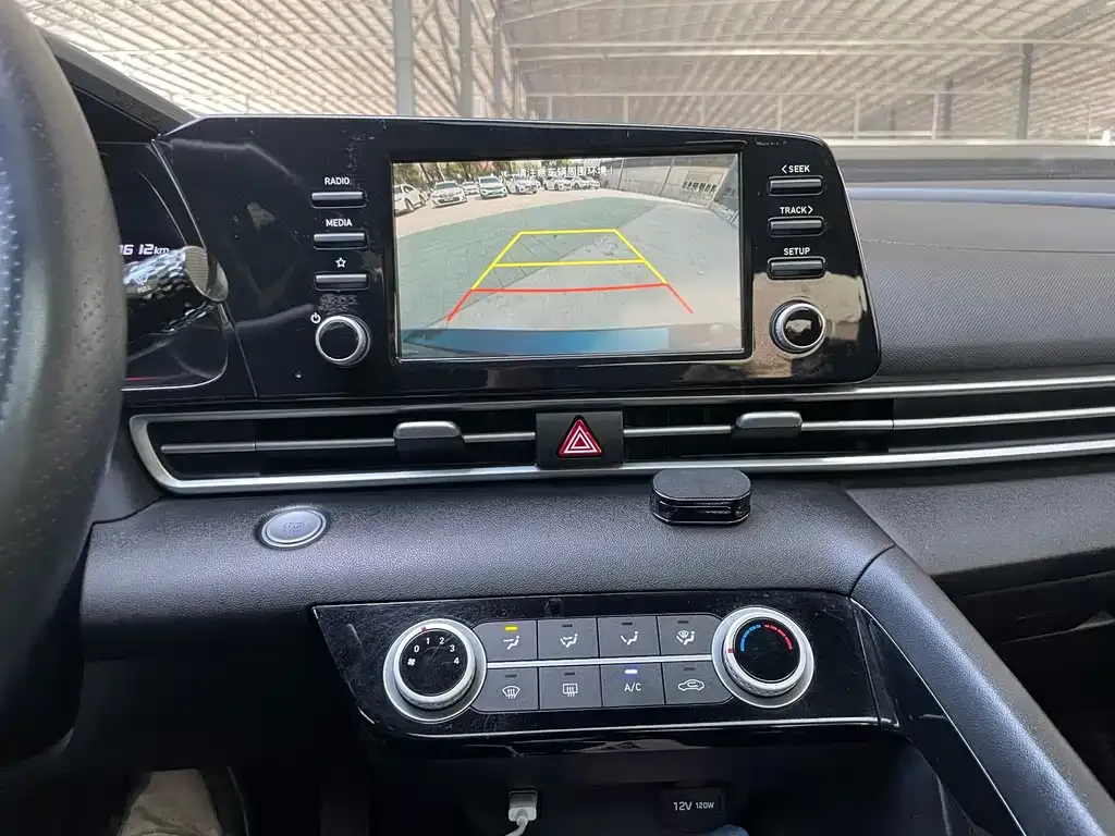 Hyundai Elantra 2023 из CN, фото 7