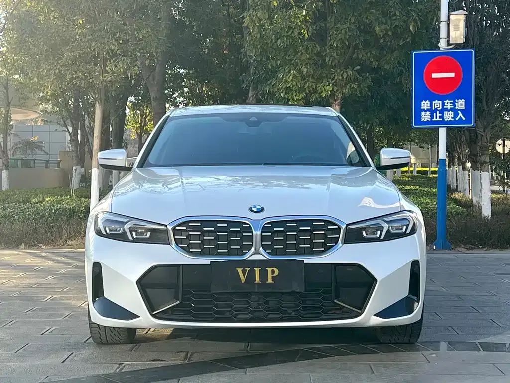 BMW 3 Series 2024 из CN, фото 7