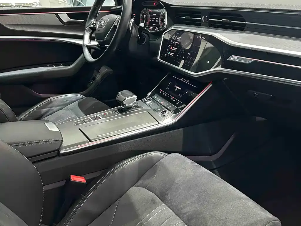 Audi A7L 2023 из CN, фото 9