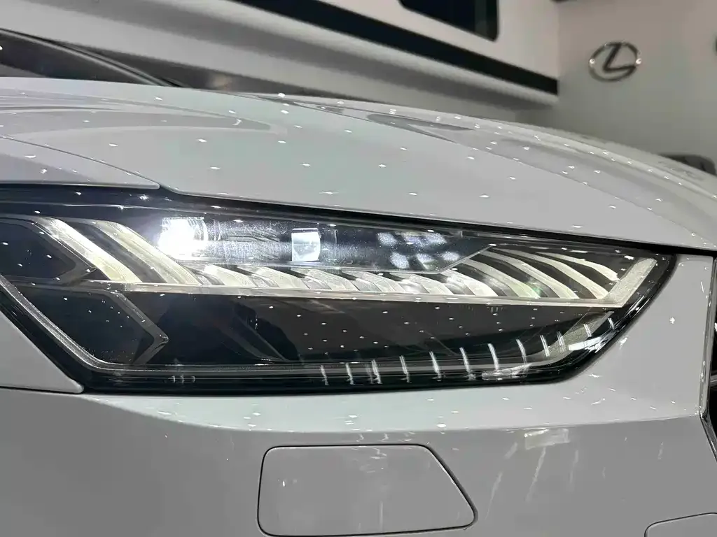 Audi A7L 2023 из CN, фото 3