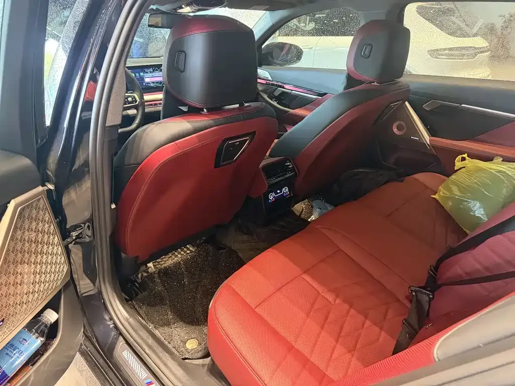 BMW 5 Series 2025 из CN, фото 5
