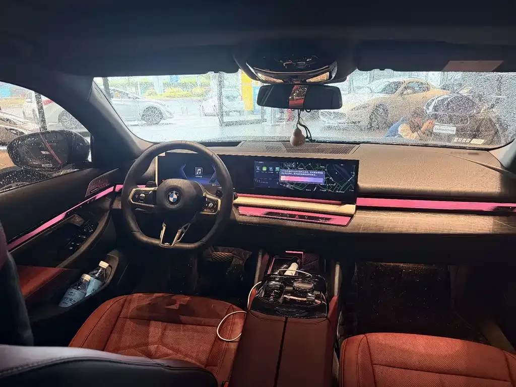 BMW 5 Series 2025 из CN, фото 8
