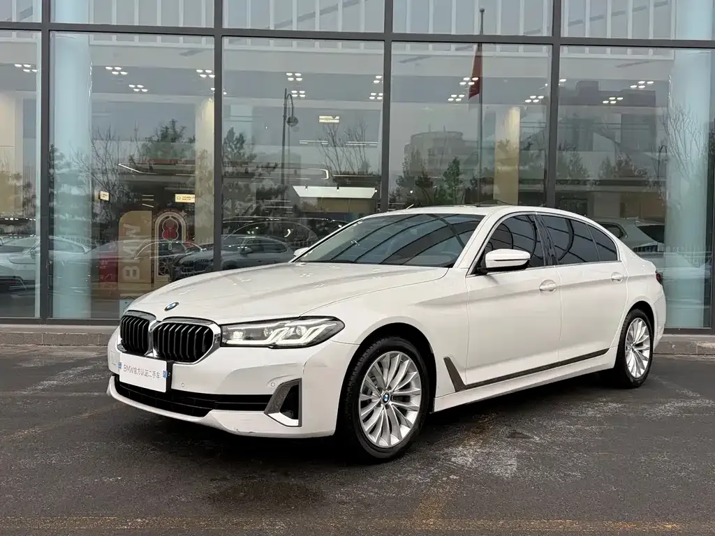 BMW 5 Series — фото 1