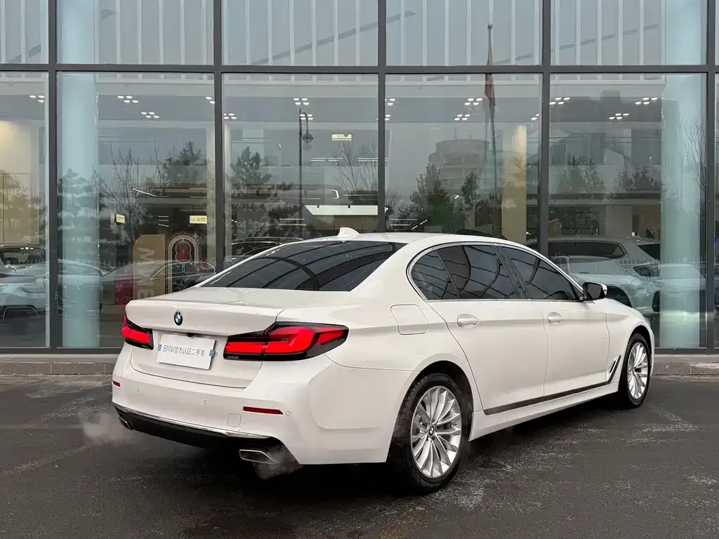 BMW 5 Series — фото 4