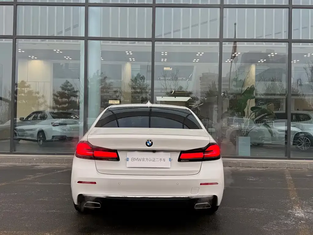 BMW 5 Series — фото 2