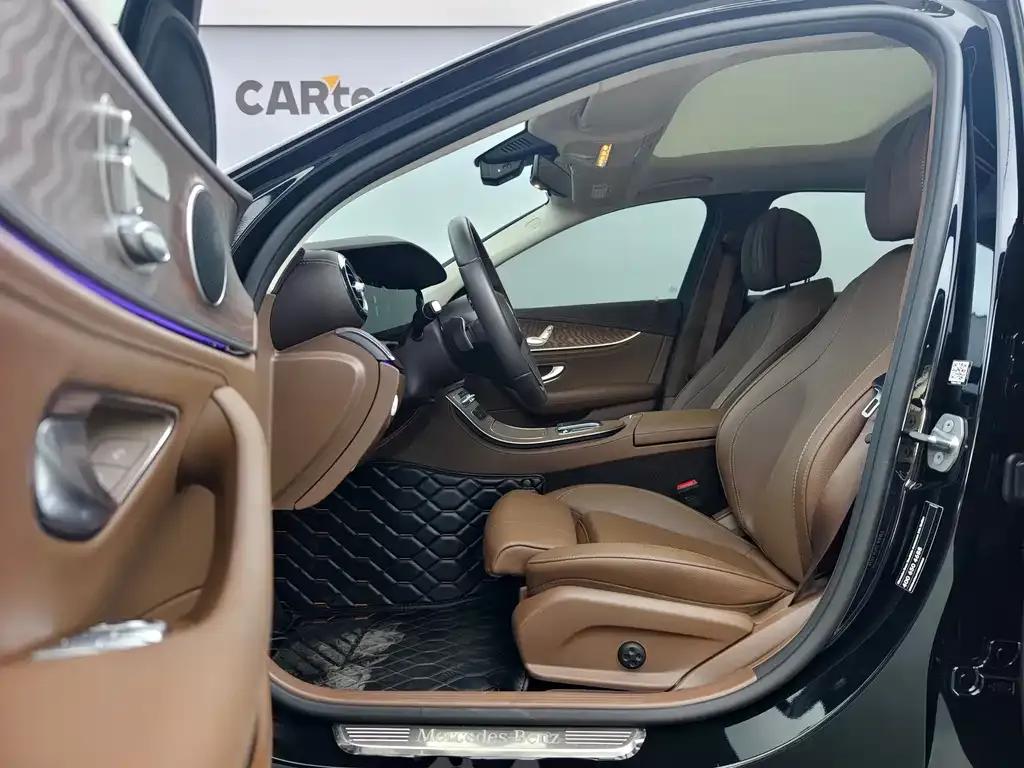 Mercedes-Benz E-Class 2023 из CN, фото 2