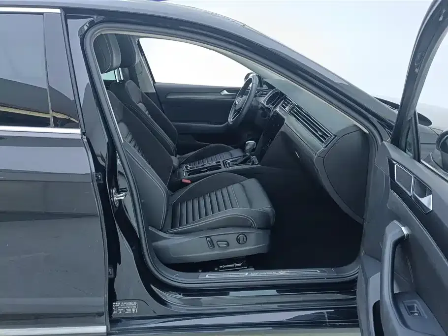 Volkswagen Magotan 2022 из CN, фото 6