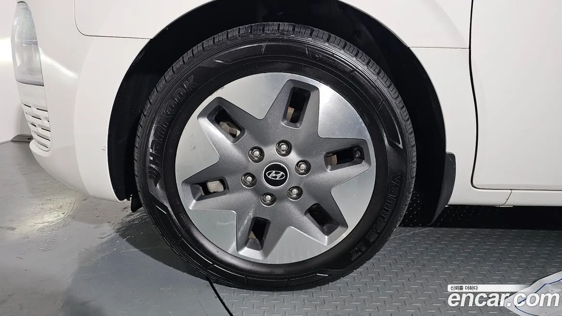 Hyundai Staria — фото 3
