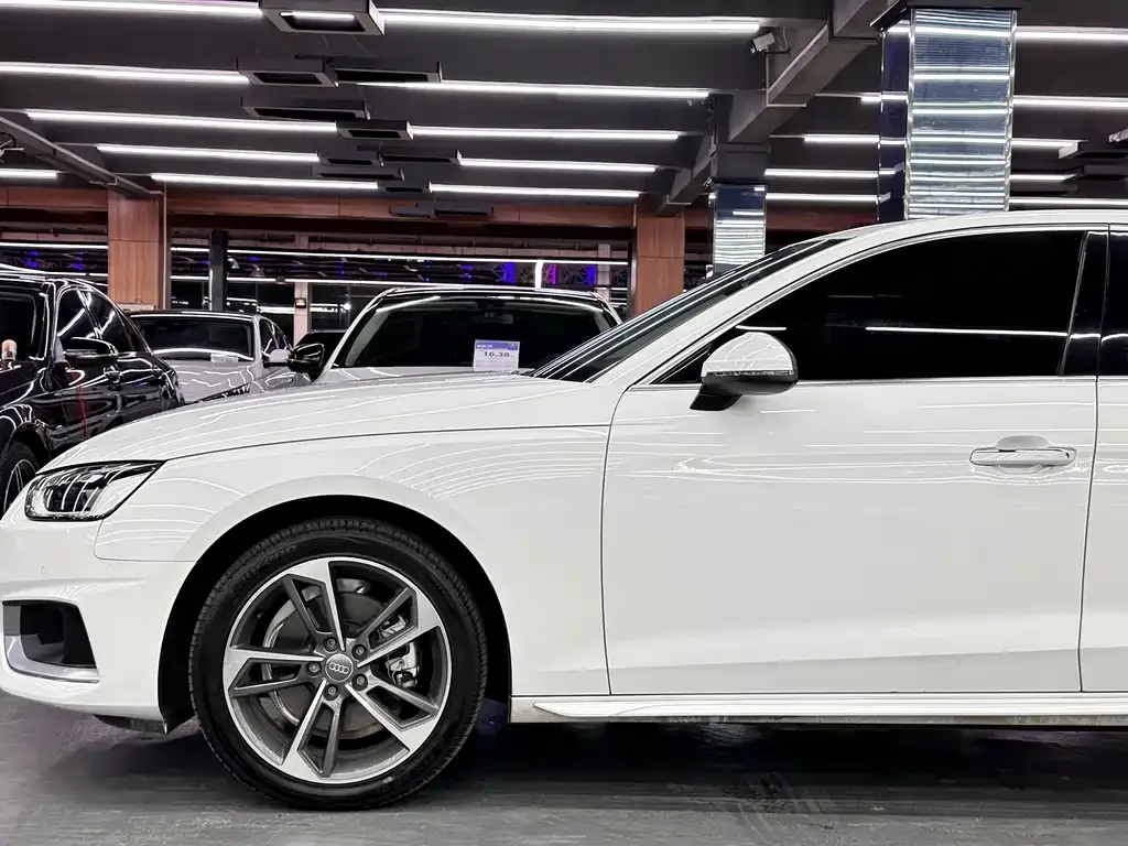 Audi A4L — фото 10