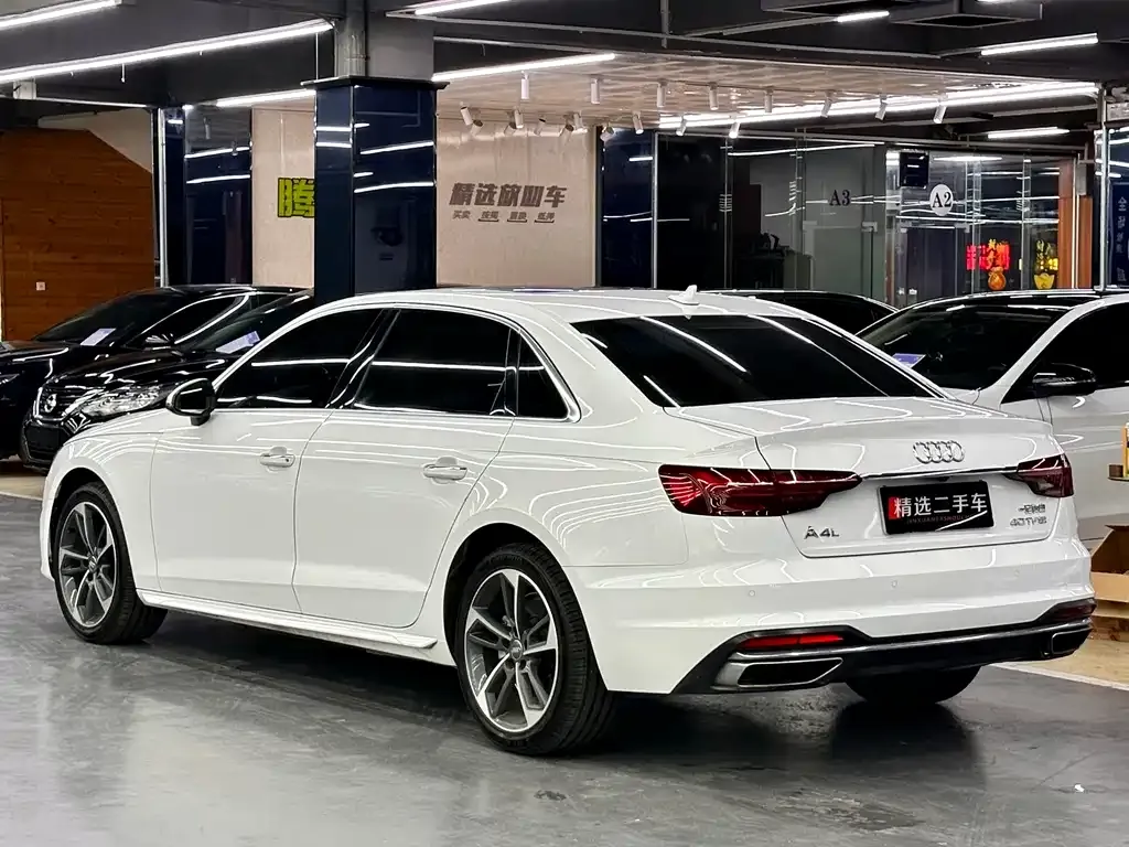 Audi A4L — фото 6
