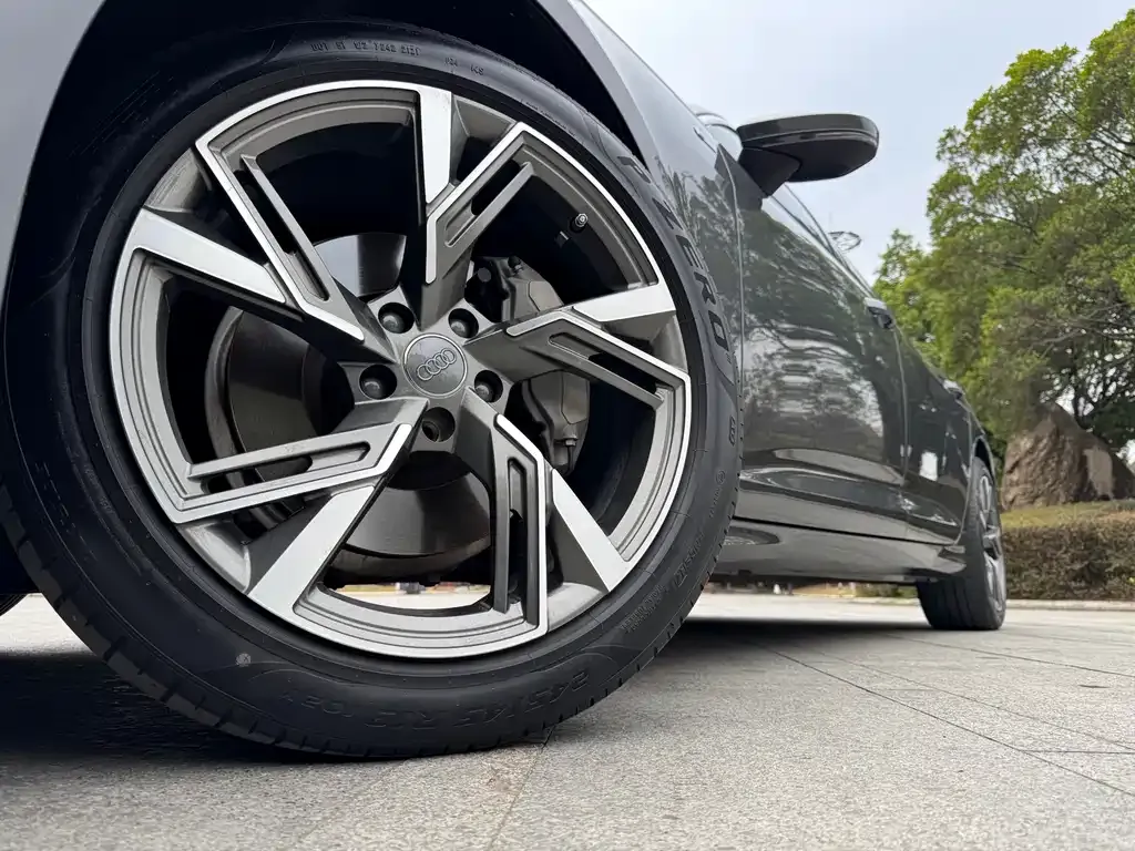 Audi A6L 2021 из CN, фото 3