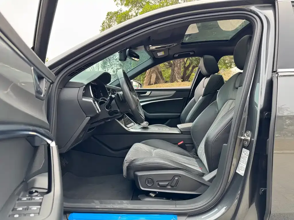 Audi A6L 2021 из CN, фото 5