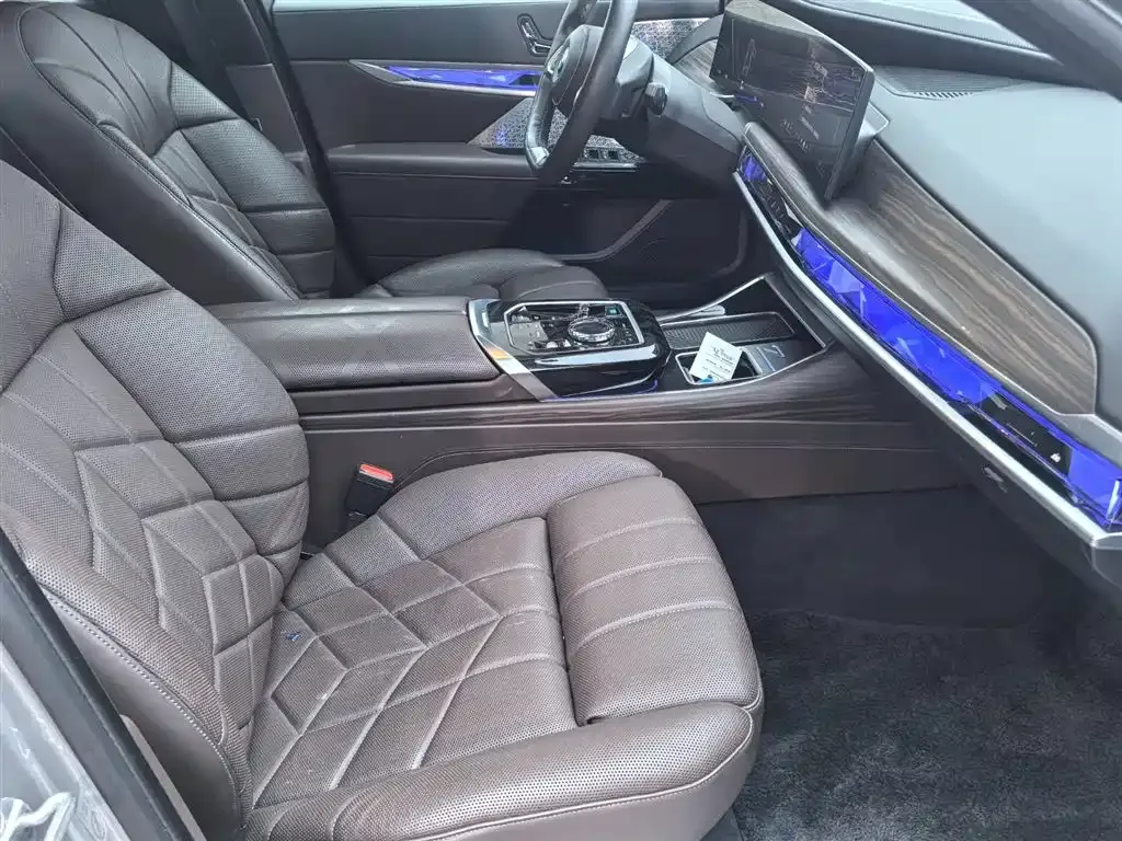 BMW i7 2023 из CN, фото 9