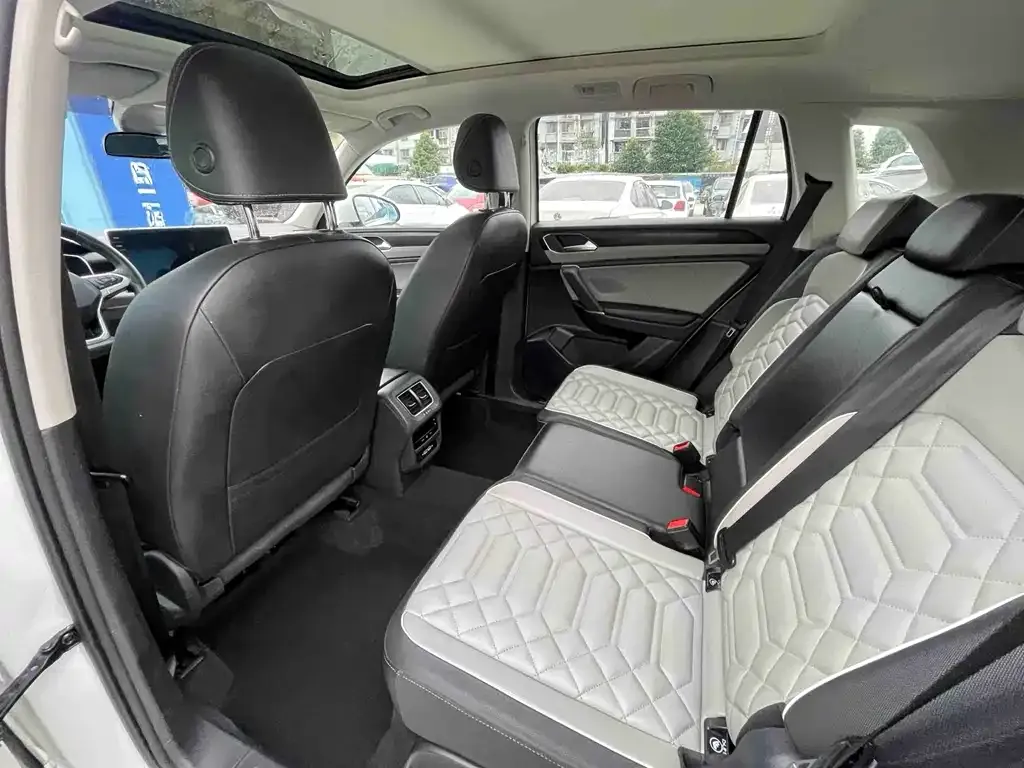 Volkswagen Tayron 2023 из CN, фото 3