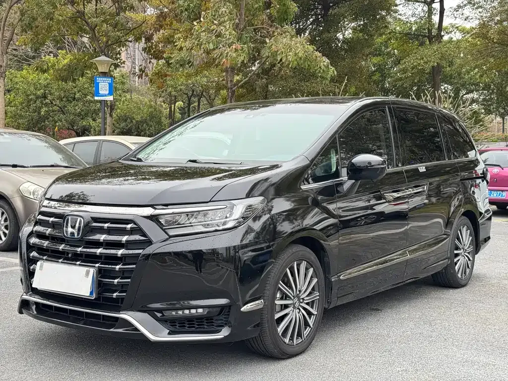 Honda Elysion 2022 из CN, фото 1