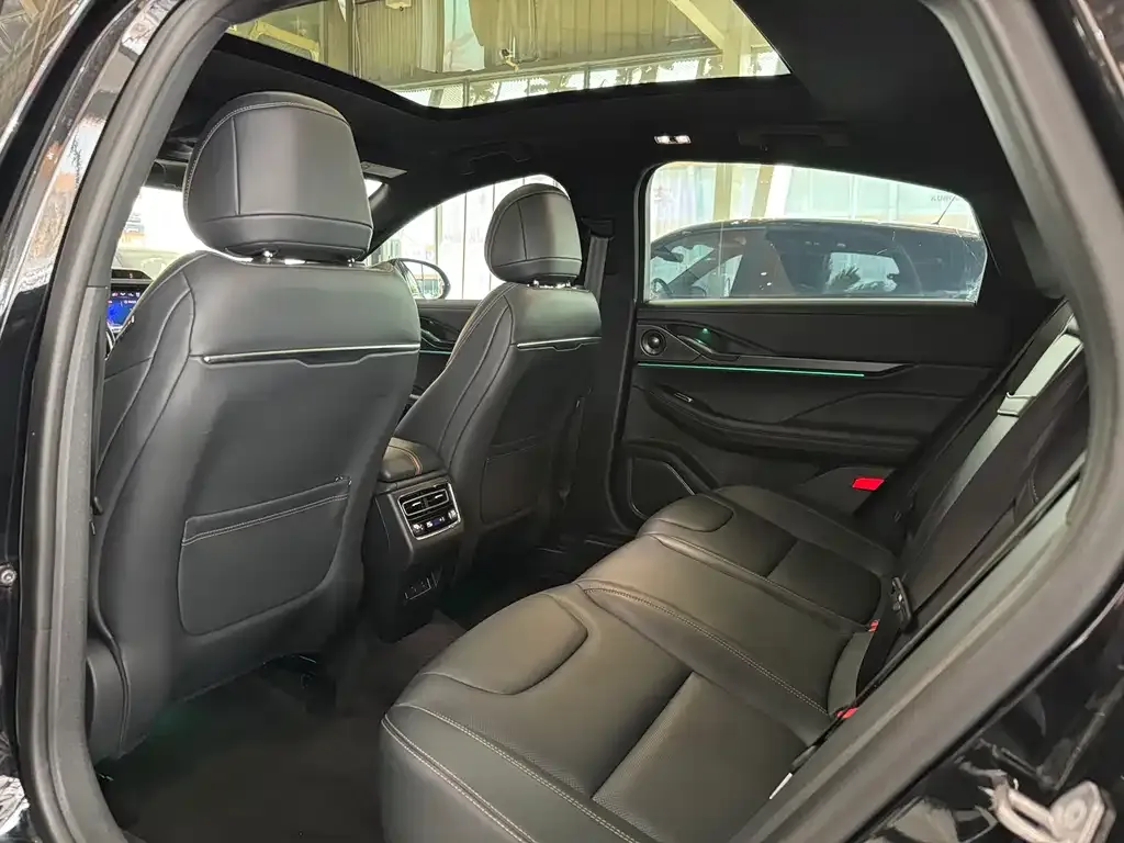 Lincoln Z 2023 из CN, фото 6