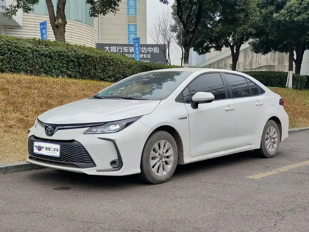 Toyota Corolla 2023 из CN, фото 1