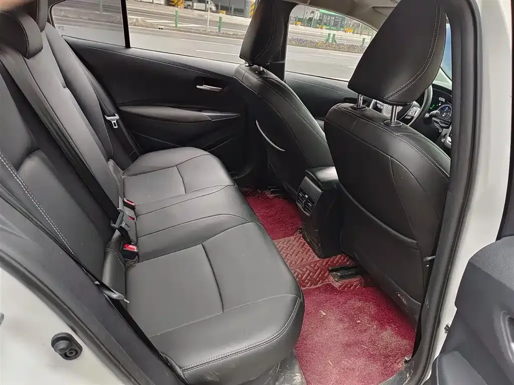 Toyota Corolla 2023 из CN, фото 3