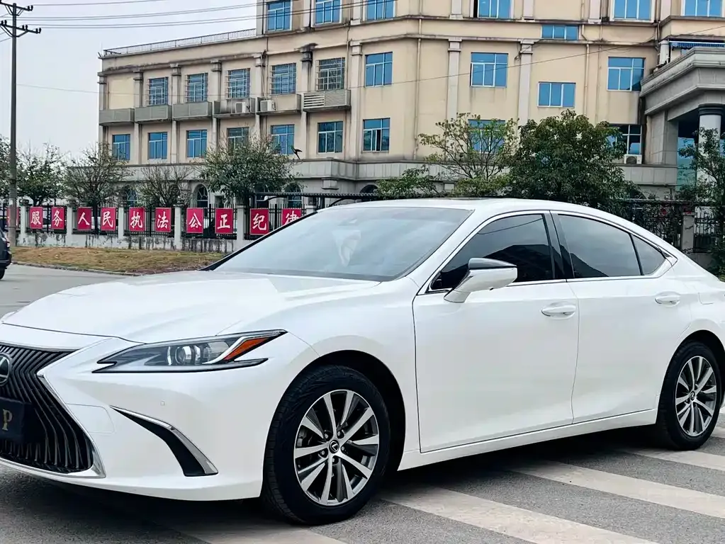 Lexus ES 2021 из CN, фото 9