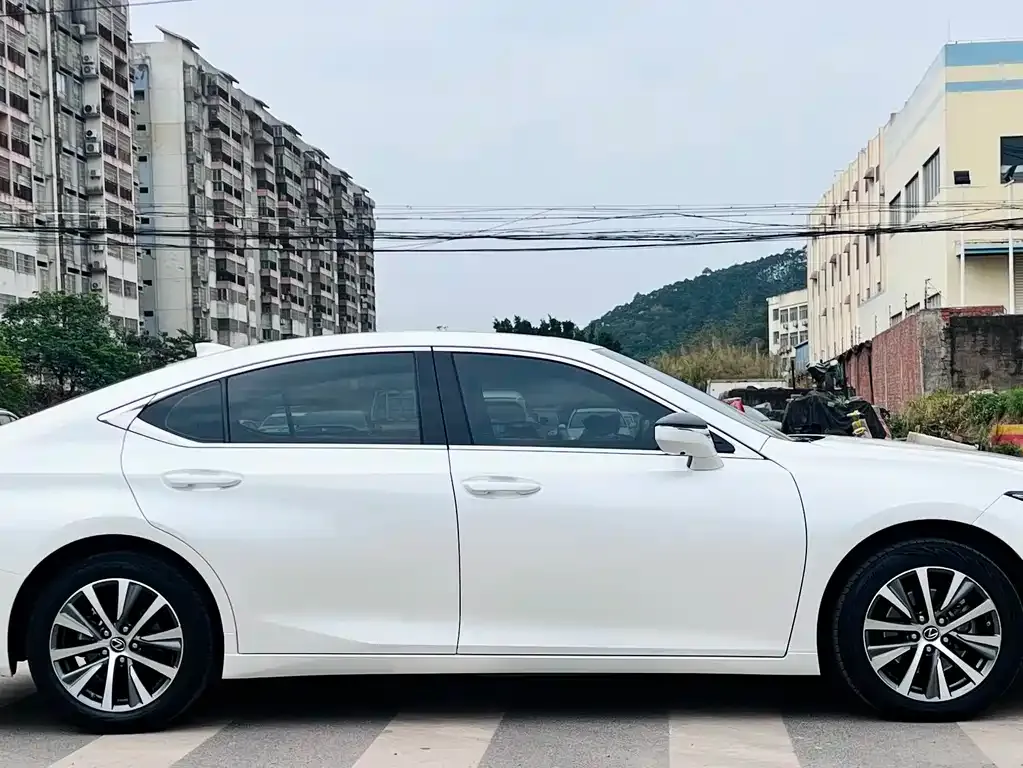 Lexus ES 2021 из CN, фото 8