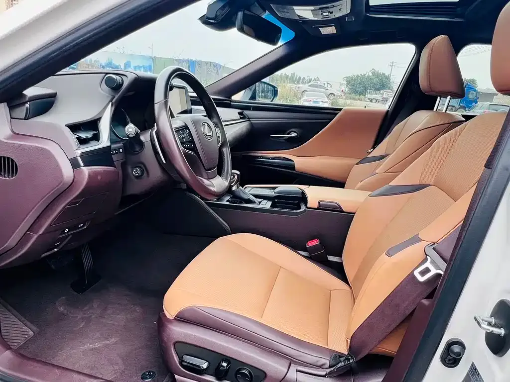 Lexus ES 2021 из CN, фото 6