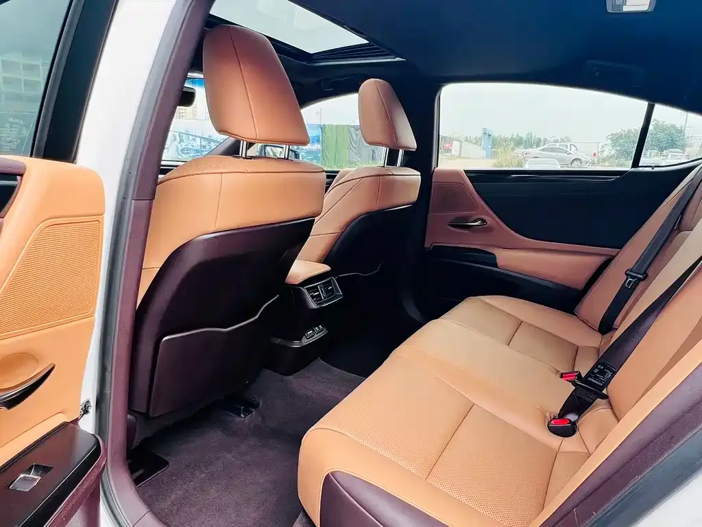 Lexus ES 2021 из CN, фото 3