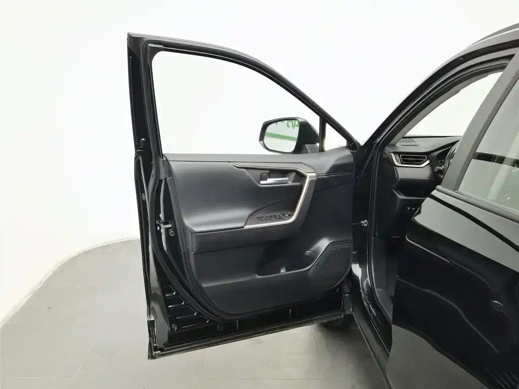 Toyota Wildlander 2024 из CN, фото 10